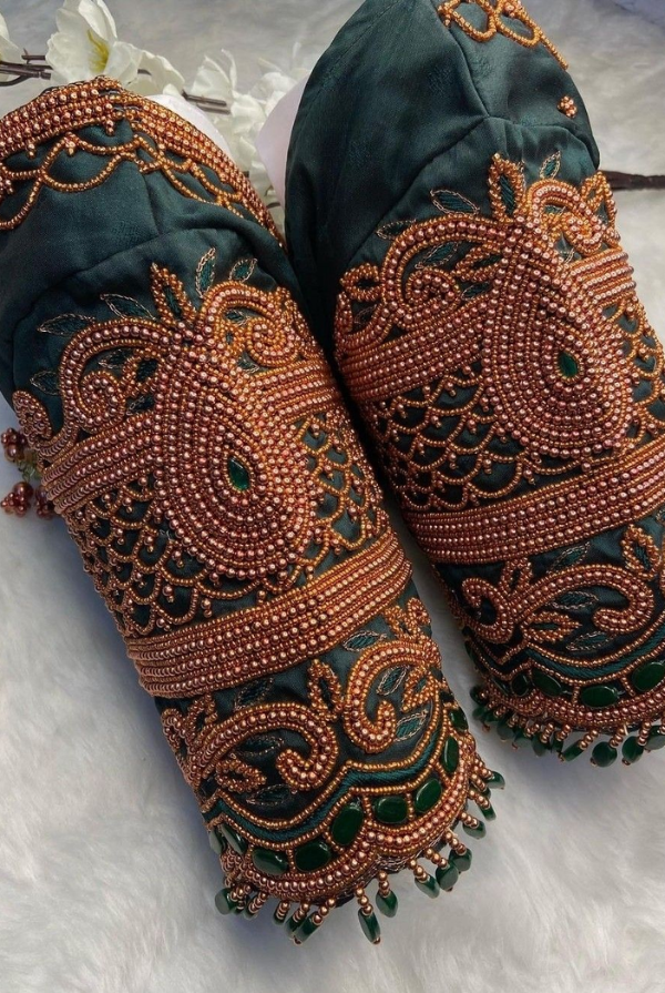 3D Floral Aari Embroidery - Srinithi Creatives